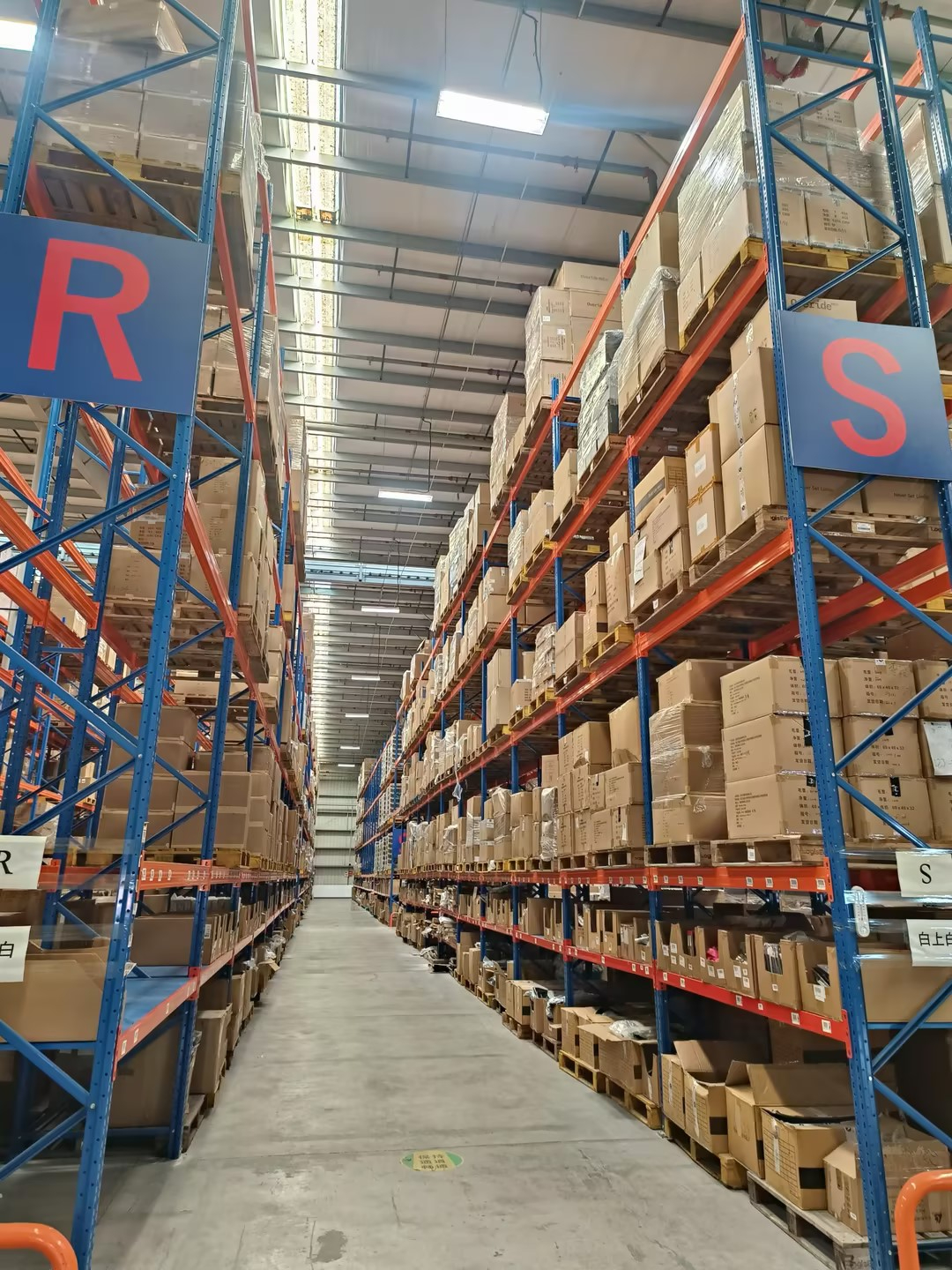 优化仓储物流托管流程，，，，，，，，智能托管仓库为客户带来新履历