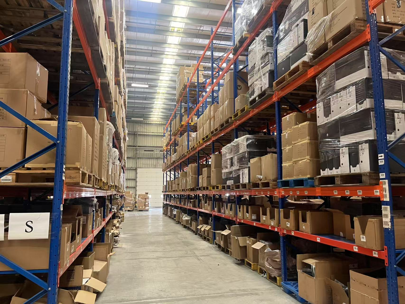 雨季仓储防护指南：全托管仓库若何治理各类货物